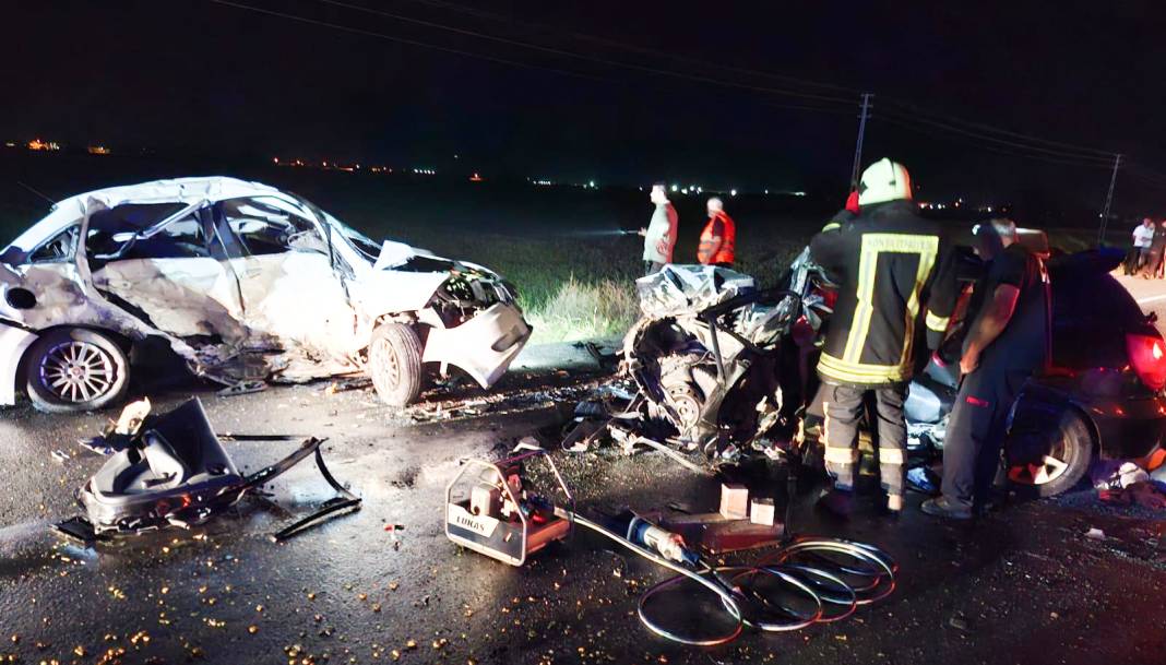 Konya’da feci kaza. 4 ölü 2 çocuk yaralı 7